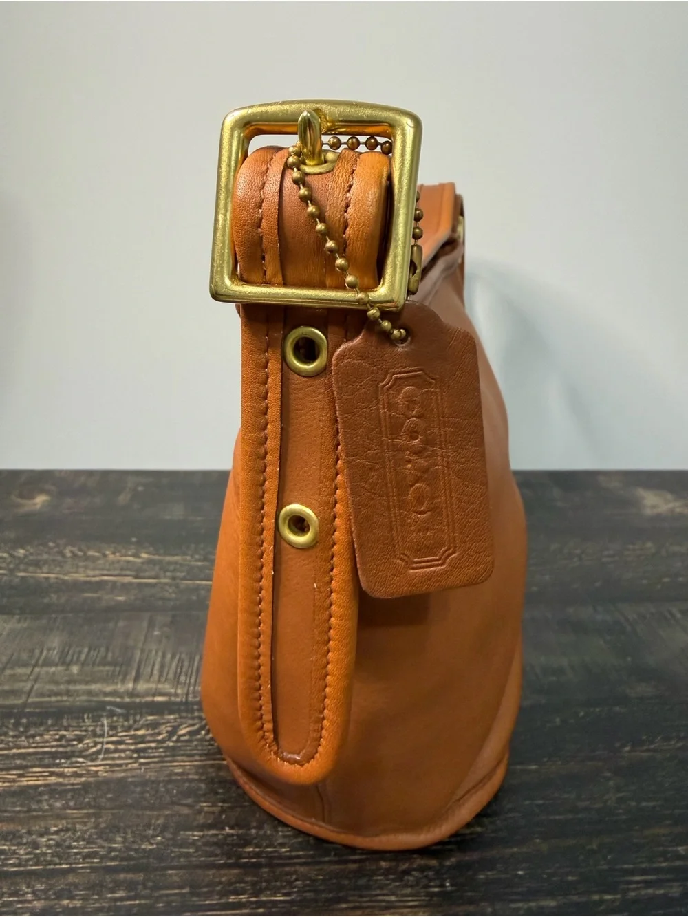 NWT Vtg Coach Maggie Duffle  9019 Bucket Bag in British Tan Glove Tanned Leather